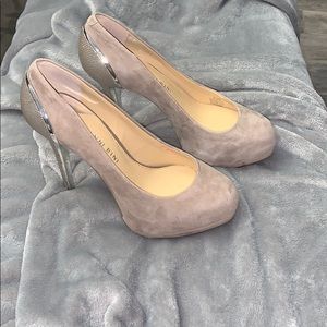 Gianni Bini Suede Ladies Heels